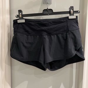 Lululemon running short with zip pocket